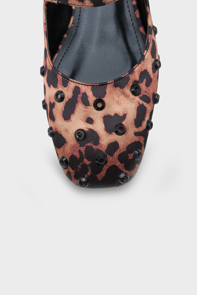 Capone Outfitters Shayla Blunt Toe Studded Buckle Women's Ballerinas