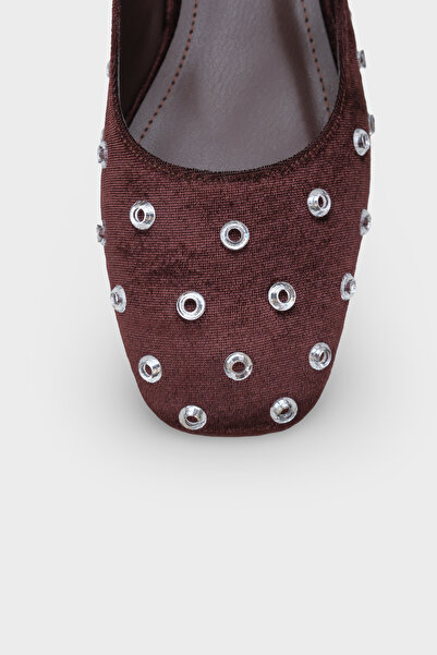 Capone Outfitters Shayla Blunt Toe Studded Buckle Women's Ballerinas