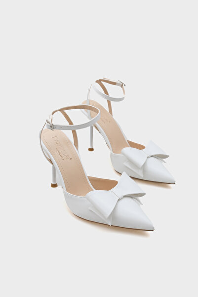 Capone Outfitters Жіночі туфлі Rona з гострим носком, бантиком і ремінцем на зап'ясті