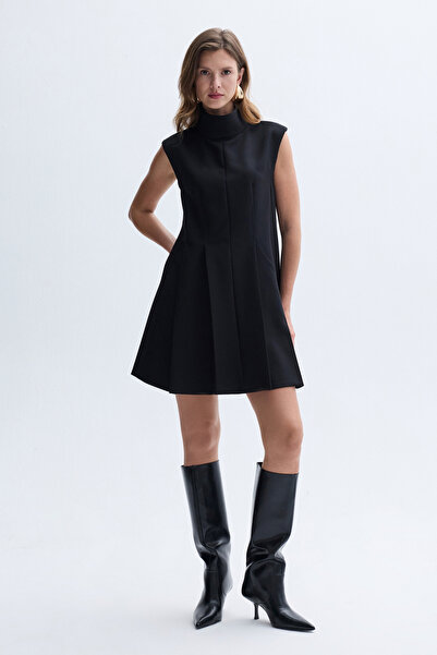 Mudo Sleeveless Stand-Up Collar Pleated Mini Dress