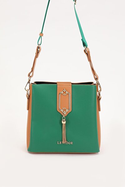 Levidor حقيبة كتف معدنية بتفاصيل شرابة من جيمين جرين - كاميل