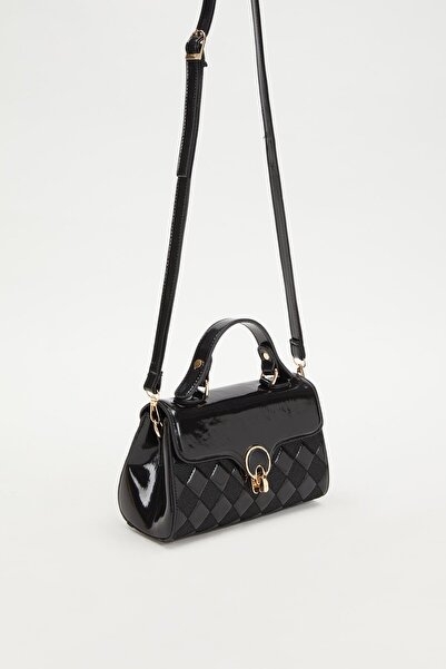 Levidor Diamond Pattern Handbag