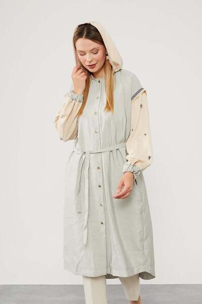 Levidor Πράσινο-Μπεζ καμπαρντίνα με με κουκούλα κεντημένα μανίκια