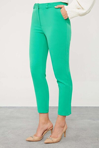 Levidor Emerald Pocket Detailed Ankle Length Pants