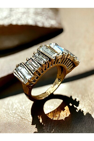 FAYRA ACCESSORIES Crystal Ring with Piano Stone Figure