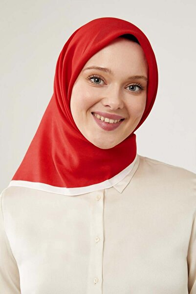 Levidor Red Piping Color Transitional Prague Scarf