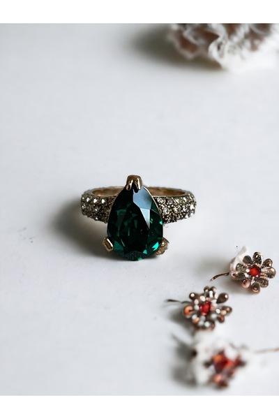 FAYRA ACCESSORIES خاتم من الألماس الأخضر الزمردي