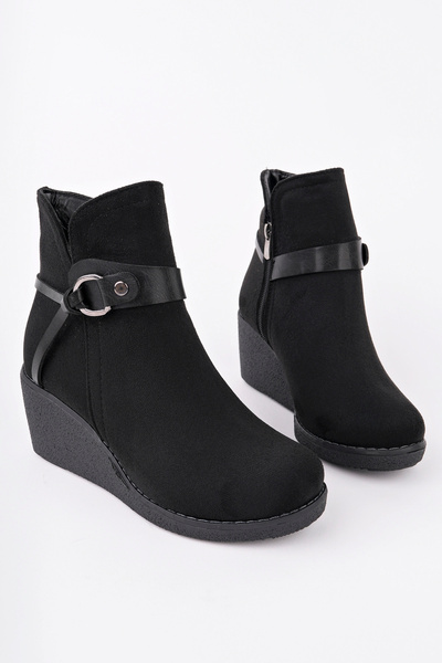 Madam Tarz Μπότες με τακούνι με λεπτομέρεια ζώνης KCl-DL01