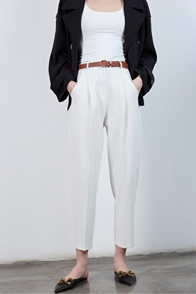 nidistore White Belted Pleated Carrot Pants