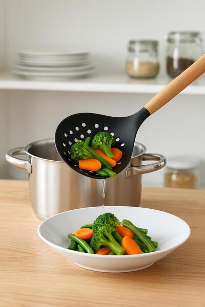 Mustran مصفاة سيليكون سوداء بمقبض من الخيزران 9×32×3 سم