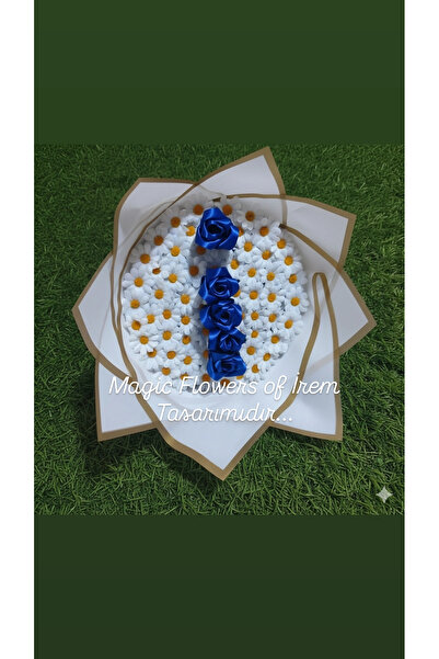 Magic Flowers of İrem (İ Harfi) Kişiye Özel Harfli Solmayan Güllü Papatya Buk...