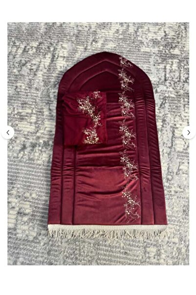 Gerenic Prayer rug set with embroidered rug