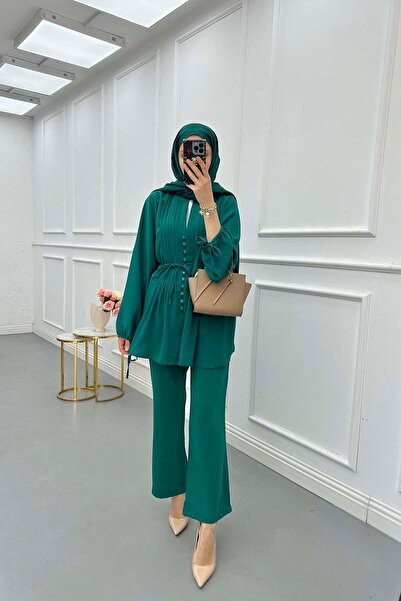 Pardesü Dünyası Düğme Detaylı Piliseli Takım Zümrüt Yeşili
