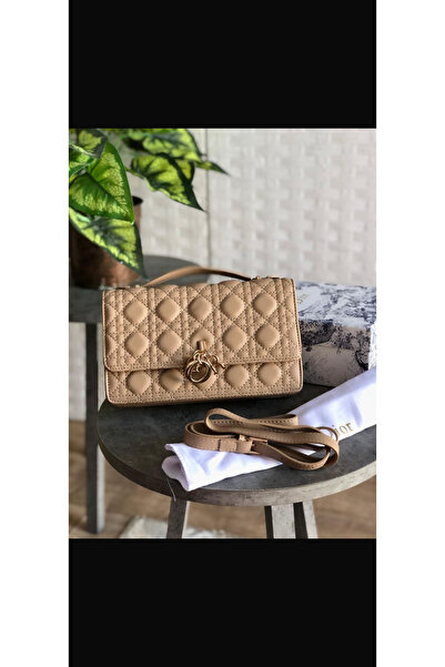 GGGG حقيبه كتف جميله وانيقه شنطة كتف جميله وانيقه