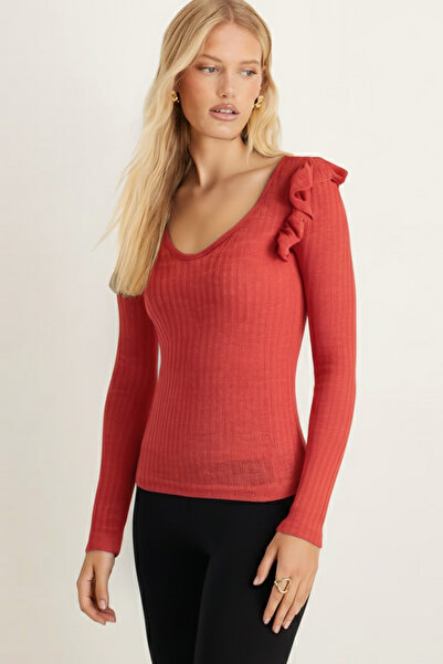 armonika Women's Pomegranate Blossom V-Neck Ruffle Detail Soft Textured Blouse Arm-26K001045