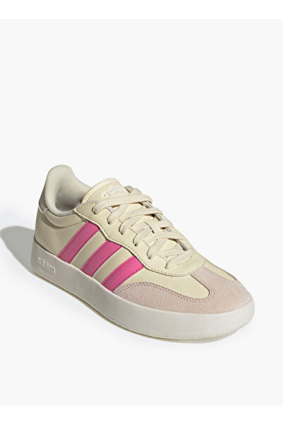 adidas حذاء رياضي نسائي من BARREDA برباط للكاحل