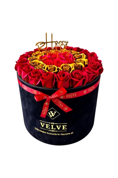 velve Aranjament Floral Majestic,cu trandafiri din sapun bordo,aurii si rosii, cu mesaj "Happy Birthday"
