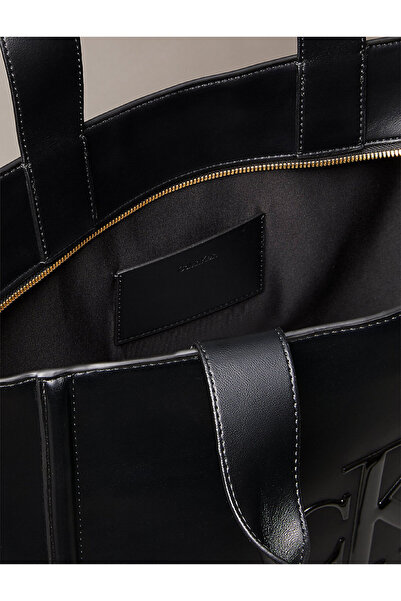 Calvin Klein Fekete női kézitáska (LV04F3218G-UB1)