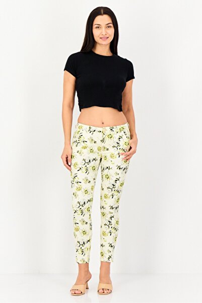 Reiko Women Cropped Fit Floral Print Chino Pants, Multicolor