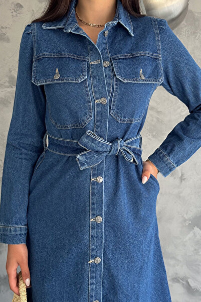 Noa Noa Жіноча сукня з поясом і ґудзиками з деніму – структурована та урбаністична модель