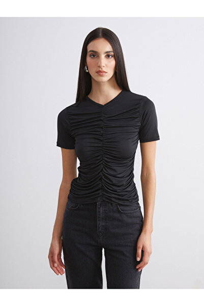 LC Waikiki بلوزة سوداء بياقة على شكل حرف V من plus-store