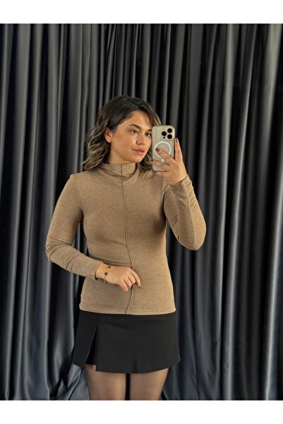 BÜŞRA PERKER Mock Neck Long Sleeve Top