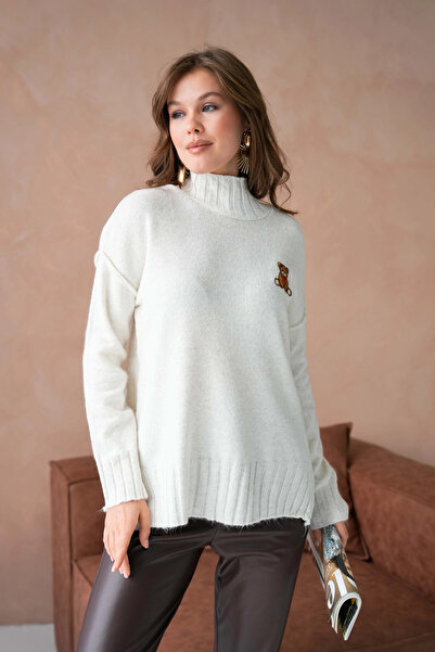 Park Karon Women's Mock Neck Embroidery Detail Slit Knitwear Sweater