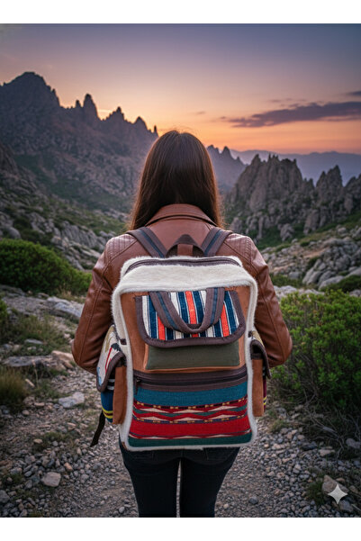 Talinhandmade حقيبة ظهر مصنوعة يدويًا من الصوف وجلد النوبوك - بنمط كليم، مبطن...