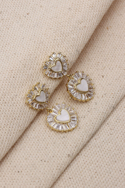 LA PERRY ACCESSORIES White Pearlescent Heart Figure Trapezoidal Stone Gold Co...