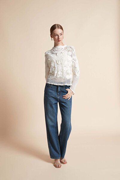 Yola Embroidered Floral Long-Sleeve Top