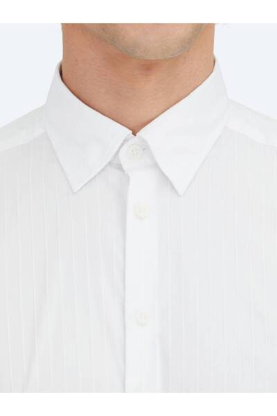 Kip Бяла спортна риза с редовна кройка, изработена от памучна смес с бели ивици