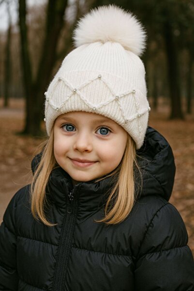 Axesoire C-32 Ponponlu Taşlı Ekru Çocuk Beresi 5-9 Yaş