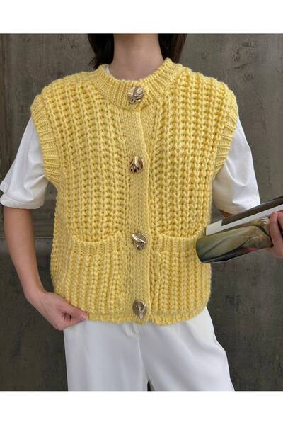 DONNA LISSA Women's Thick Knitted Big Button Pocket Detailed Oversized Knitwear Vest