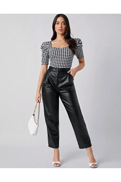 iza Black & White Geometric Printed Top