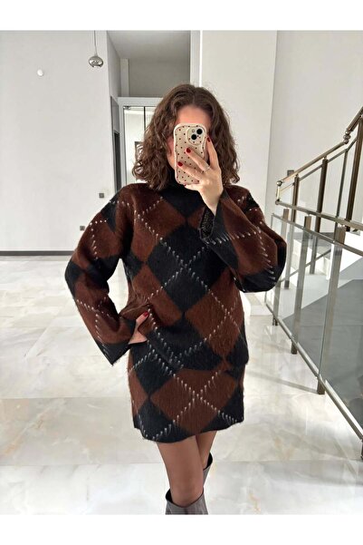Sude Kızanlıklı Baklava Pattern Mock Neck Sweater Skirt Set