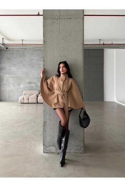 candybia Γυναικείο παλτό Poncho με λεπτομέρεια ζώνης, εισαγόμενο με κουμπιά καστανιάς, μοντέλο ψηλός λαιμός