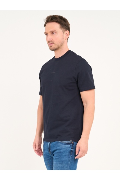 Lee Cooper Men's solid color T-shirt with logo details