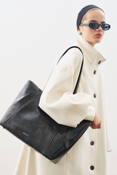 Manuka Квадратна чанта, черна