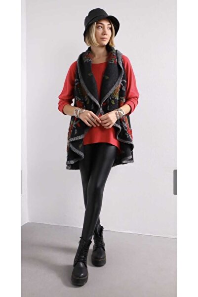 MODA İtalyan gri kırmızı ial yaka kolsuz kapamasız cepsiz süzene nakışlı kaşe dokuma yelek