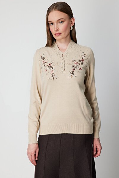 ON V-Neck Floral Embroidered Knitwear Sweater