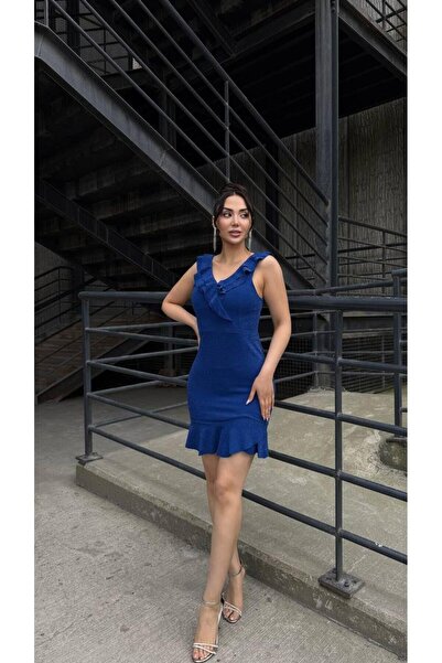 Modafeminen Kalın Askılı Yaka Ve Etek Fırfırlı Simli Krep Elbise SAKS 581310