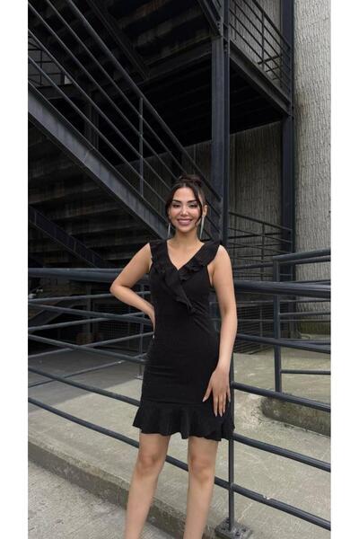 Modafeminen Kalın Askılı Yaka Ve Etek Fırfırlı Simli Krep Elbise SİYAH 581310