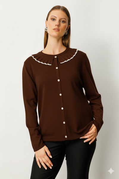 KATREGİYİM On Fashion Aka Detailed Ornamental Button Sweater