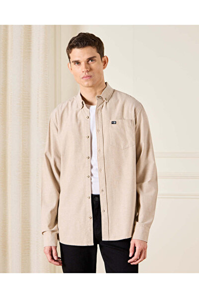REDTAG قميص أكسفورد رجالي بأزرار باللون البيج