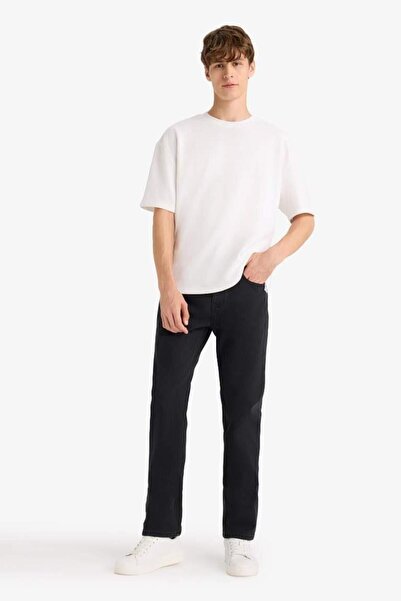 DeFacto Sergio Regular Fit Normal Waist Pipe Leg Jeans (25 Wn)