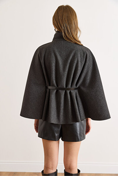 Olalook Kadın Antrasit Tek Düğme Kemerli Kaşe Pelerin Panço PNÇ-00000001