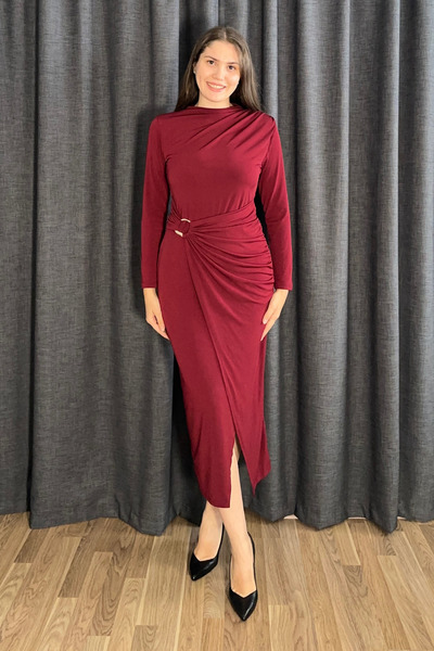 Sorridi Drapeli Bel Aksesuar Detaylı Yırtmaçlı Uzun Elbise