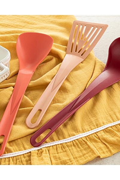 Hype Store English home mix me plastic 3 piece service set 32 cm red