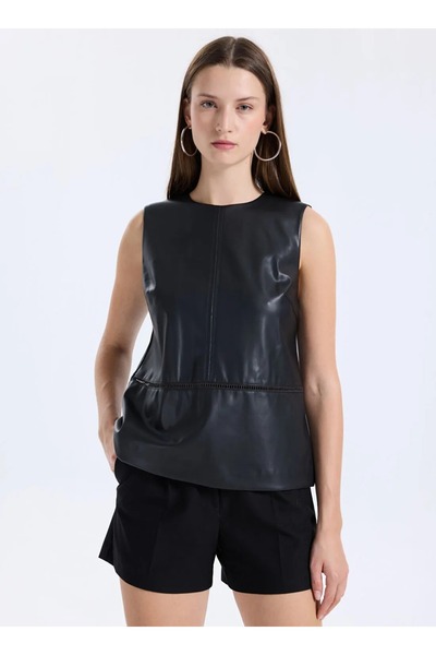 Sisley Leather-Look Regular Fit Crew Neck Sleeveless Blouse Women's Black Blouse - 325A54Uklq09V