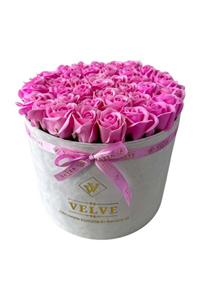 velve Aranjament Floral Majestic Pink, cu trandafiri din sapun, in cutie alba...